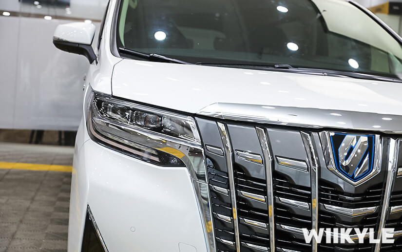 豐田埃爾法貼隱形車衣車頭近圖