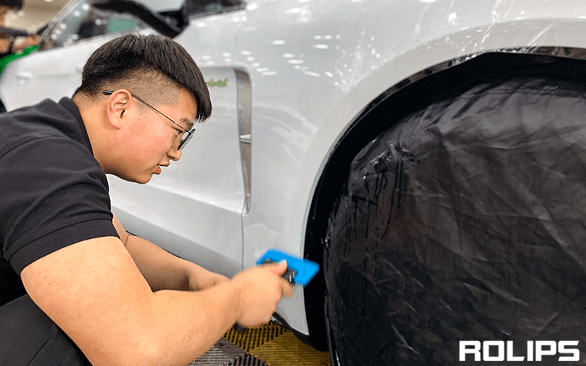 白色車貼ROLIPS隱形車衣抗黃變能力怎么樣？（1）