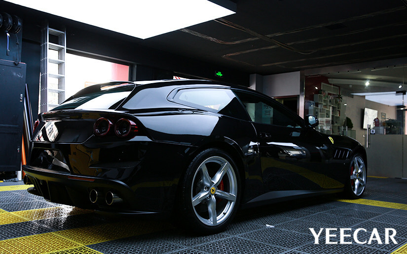 法拉利施工完YEECAR車衣整車后視圖