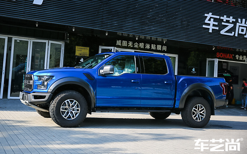 福特汽車在車藝尚旗下V-KOOL旗艦店施工隱形車衣