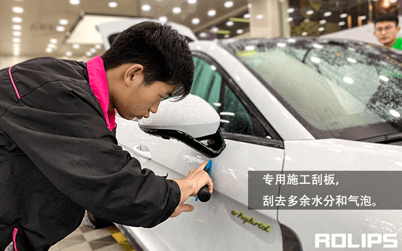 白色車貼ROLIPS隱形車衣抗黃變能力怎么樣？(13)