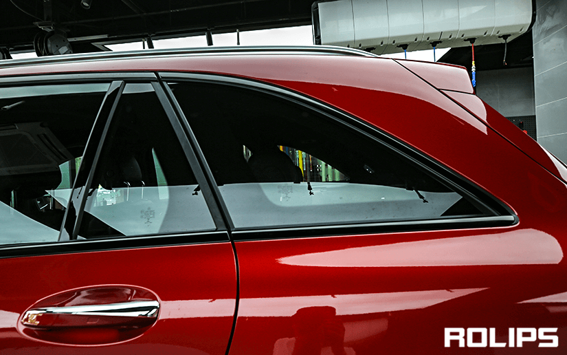 紅色車貼ROLIPS車衣的細節展示