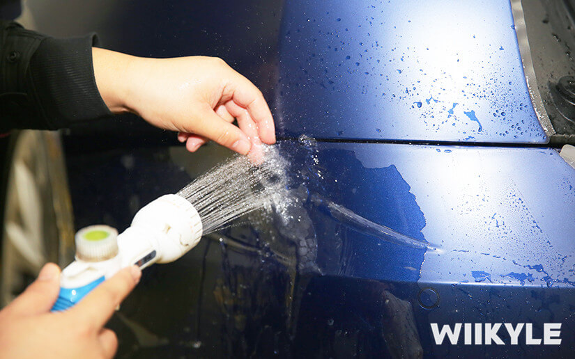 WIIKYLE采用微水施工方便貼合膜的邊緣