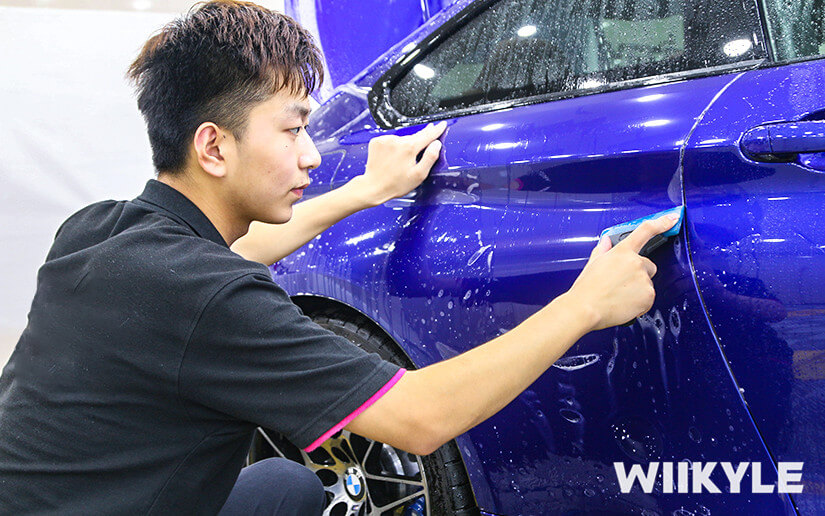藍色寶馬M4選擇WIIKYLE漆面保護膜施工案例展示圖（2）