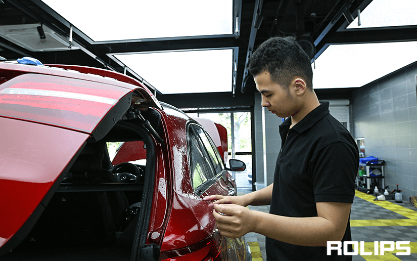 ROLIPS隱形車衣施工的過程展示