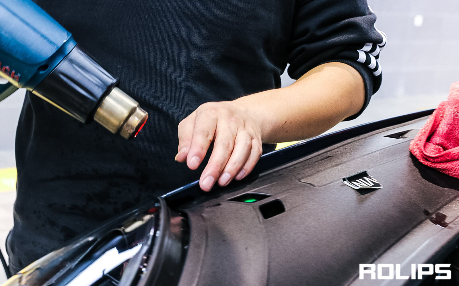 保時捷貼車衣的流程