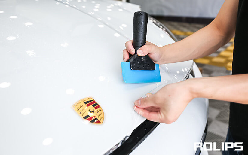 白色車貼ROLIPS車衣的細節圖