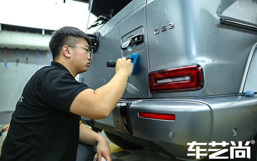 奔馳AMG裝貼威固隱形車衣過程圖（8）