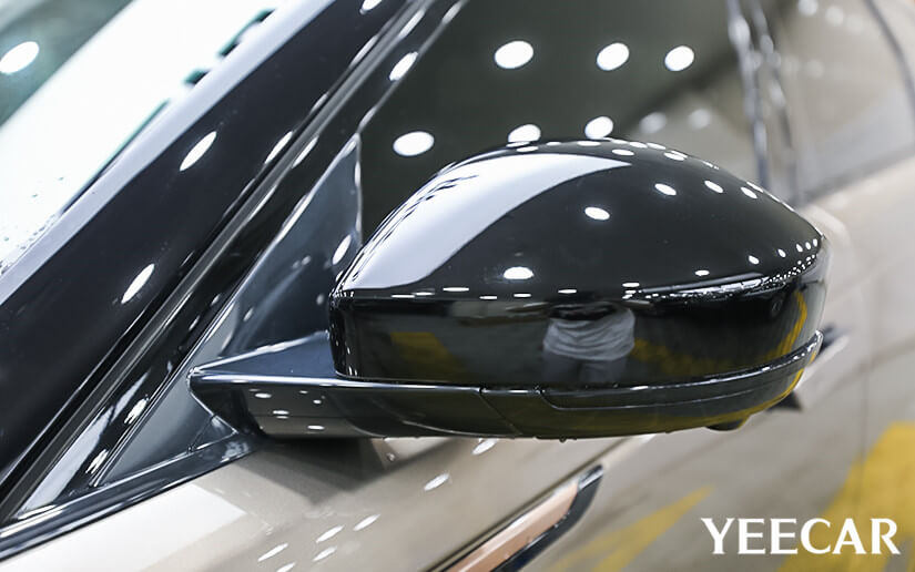 路虎后視鏡貼YEECAR漆面保護膜細節圖