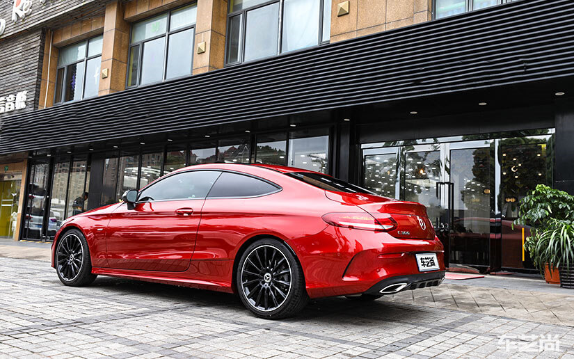 紅色車漆貼龍膜隱形車衣好看嗎？