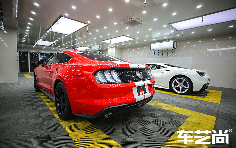 福特野馬裝貼威固漆面保護膜的施工流程展示（圖九）