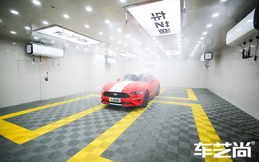 福特野馬裝貼威固漆面保護膜的施工流程展示（圖二）