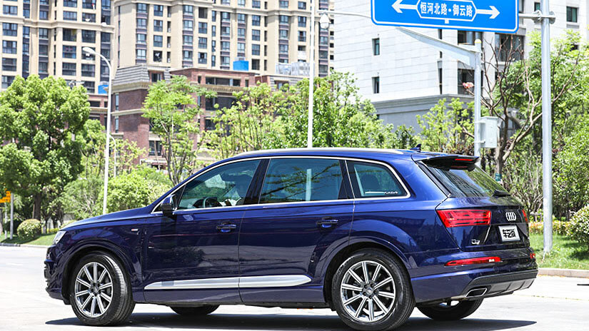 汽車貼龍膜隱形車衣的價格是多少？