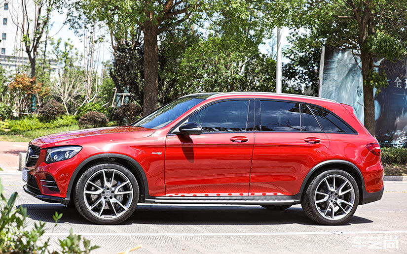 紅色的奔馳車貼了龍膜隱形車衣會有什么樣的效果呢?（2）