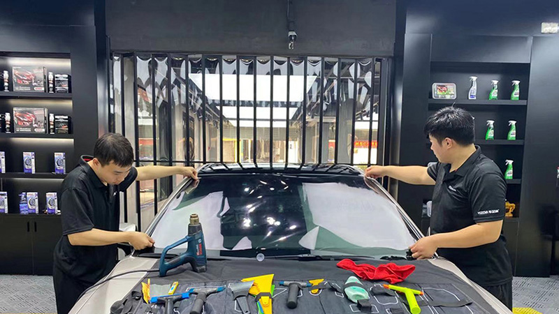 汽車玻璃膜施工